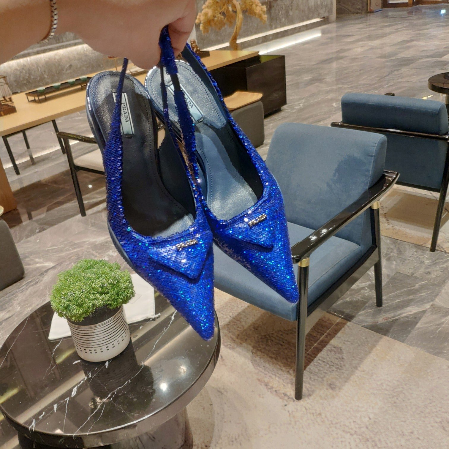 Zapatos con tira Prada