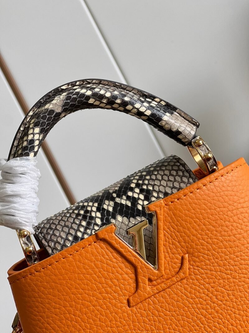 Bolso Capucines Mini Louis Vuitton - Imagen 3