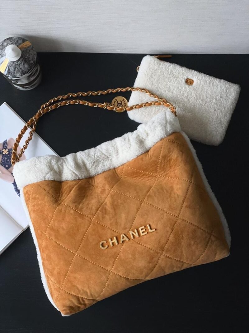 Bolso de invierno CHANEL 22 - Imagen 6