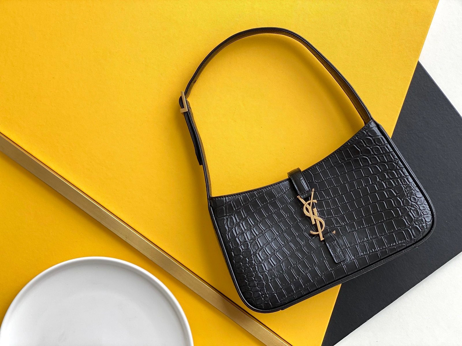 BOLSO ESTILO HOBO LE 5 À 7 YSL