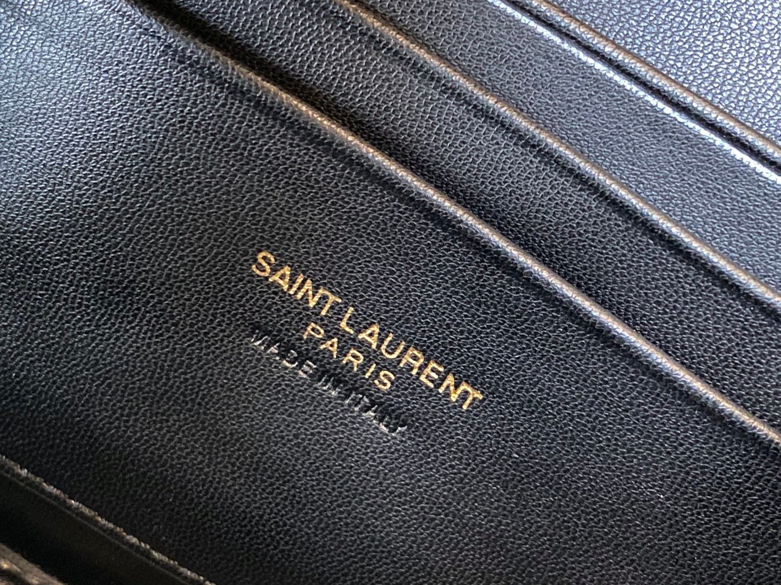 MINIBOLSO LOU DE PIEL ACOLCHADA YSL - Imagen 3