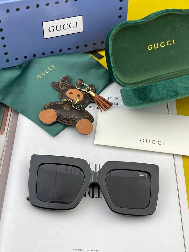 Gafas de sol cuadradas GUCCI