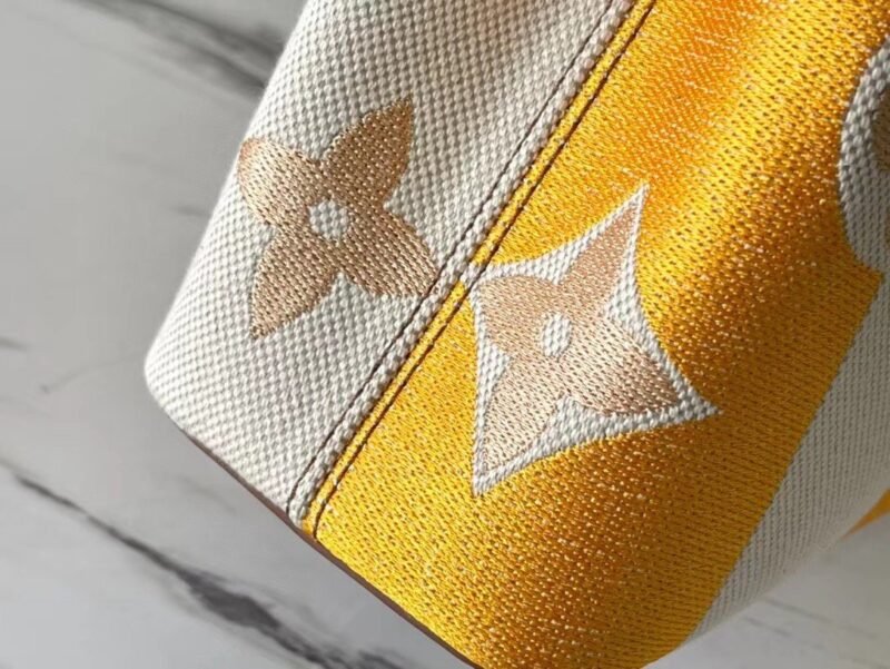 BOLSO CAPUCINES BB Louis Vuitton - Imagen 7