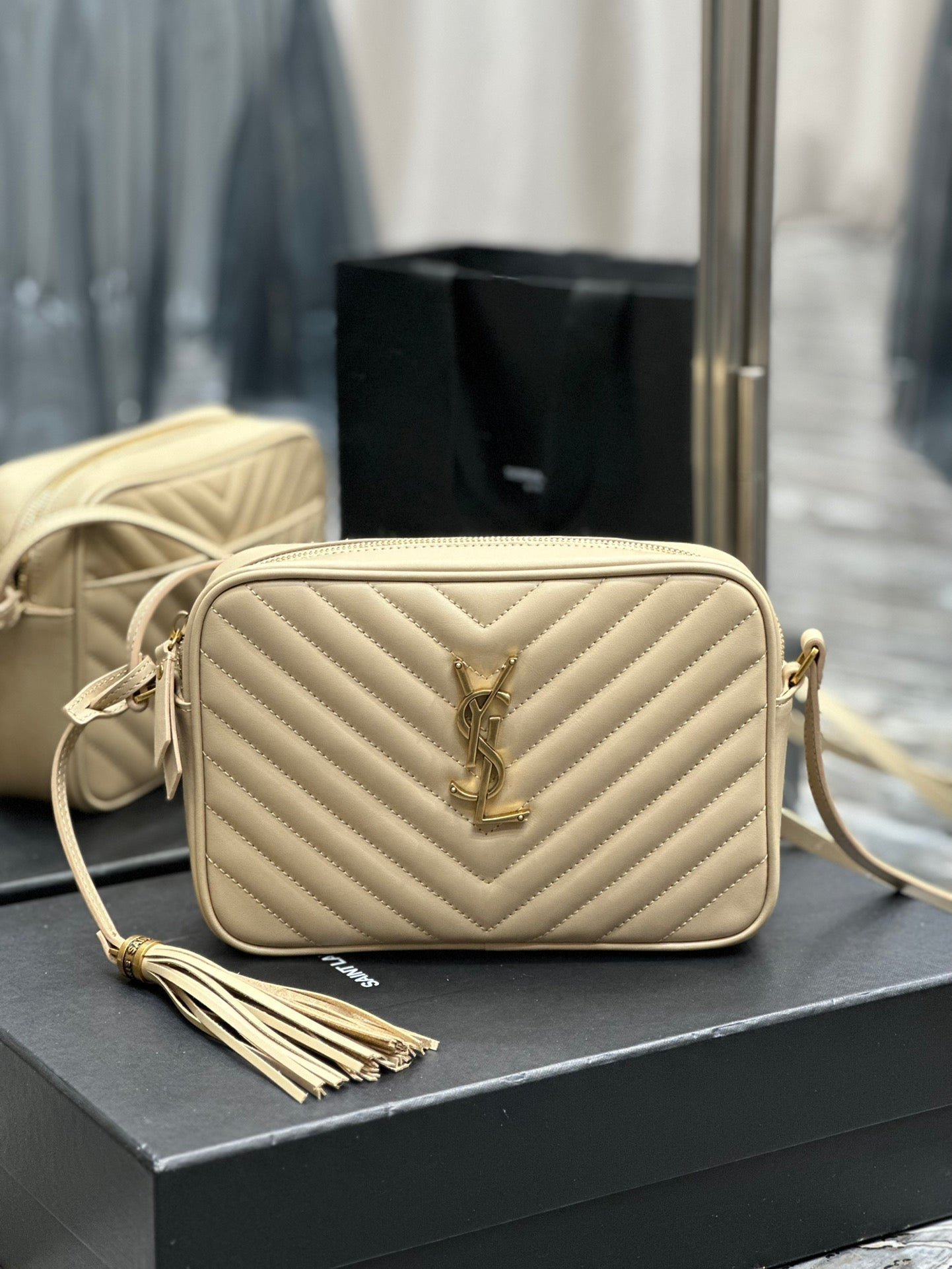 Bolso cámara Lou de piel YSL