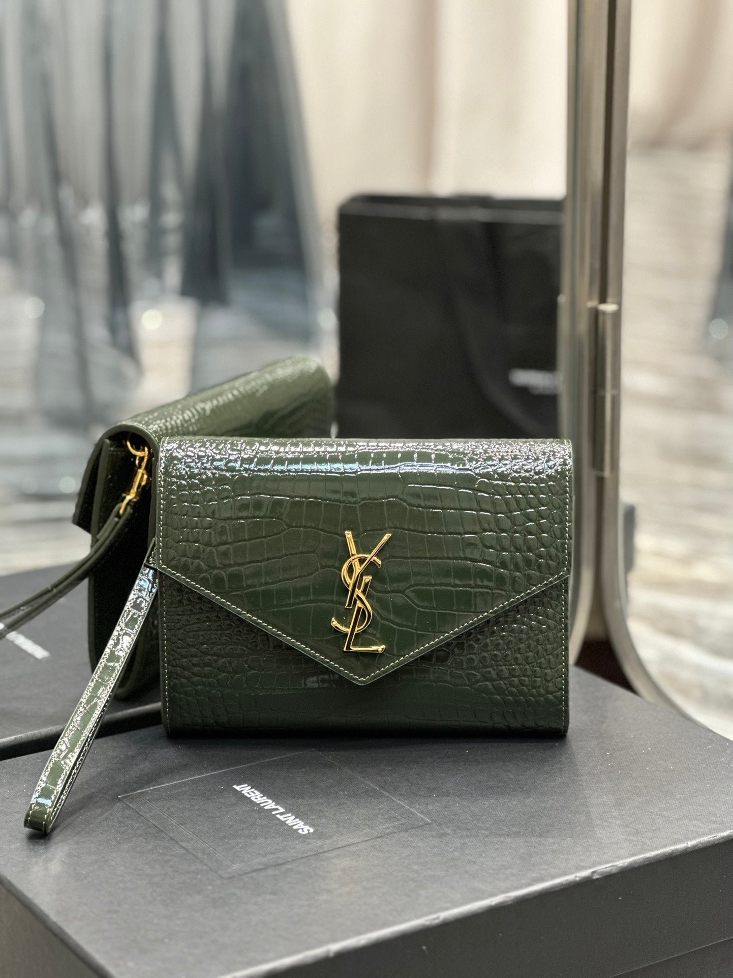 Cartera con solapa Cassandre Matelassé YSL