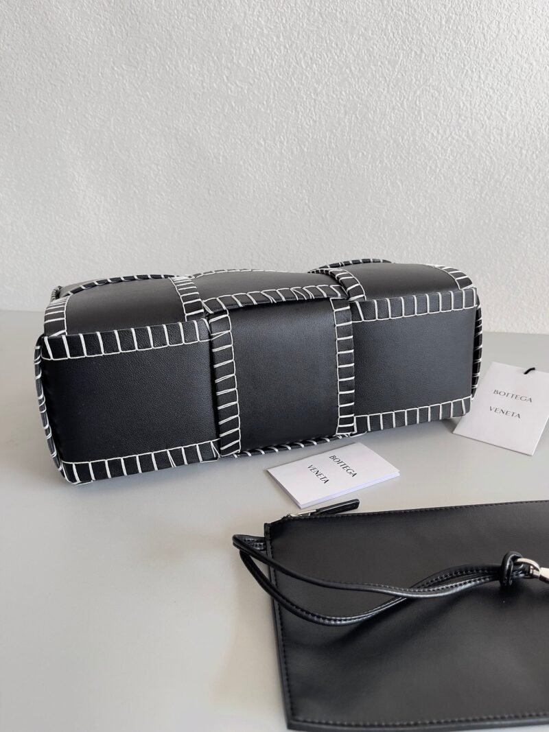 Bolso Arco Tote Pequeño Bottega Veneta - Imagen 3