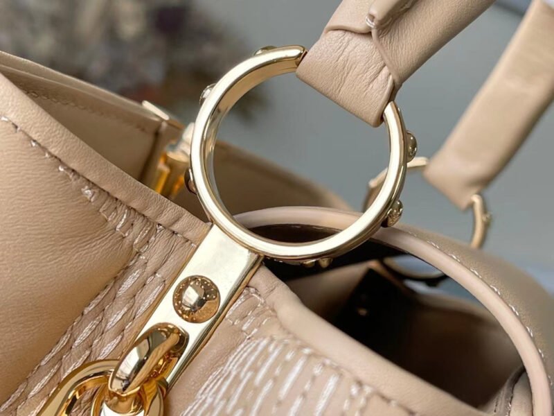 BOLSO CAPUCINES BB Louis Vuitton - Imagen 5