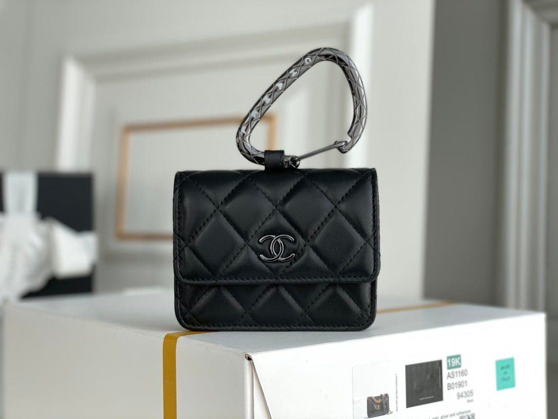 LLAVERO CON MONEDERO CHANEL