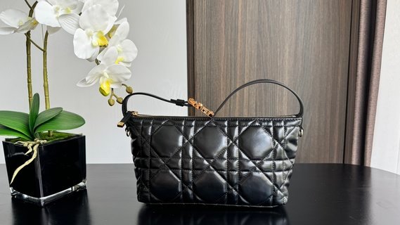 Bolso mediano DiorTravel Nomad DIOR