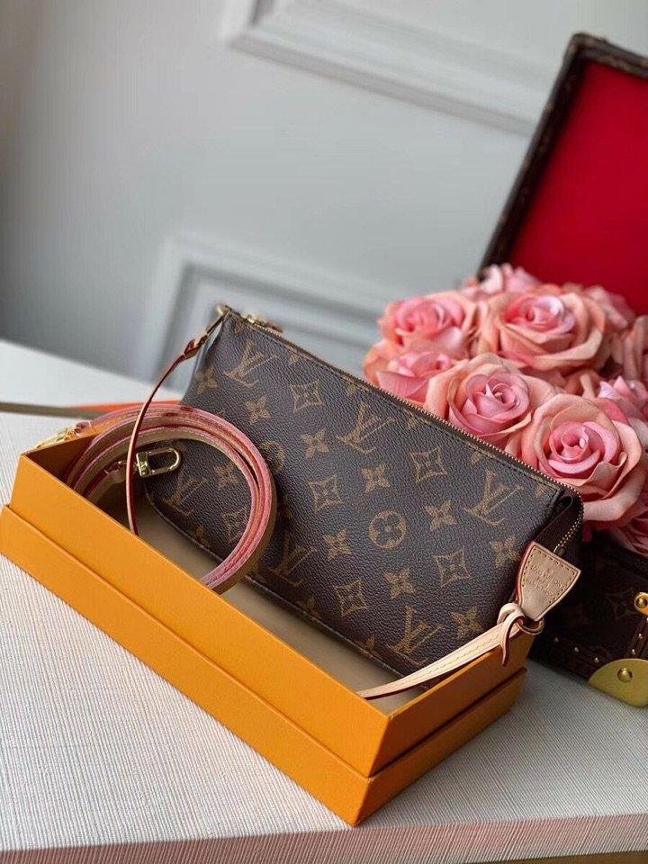 POCHETTE ACCESSOIRES NM  Louis Vuitton - KJ PLUS