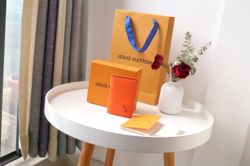 ORGANIZADOR DE BOLSILLO LV AEROGRAM Louis Vuitton