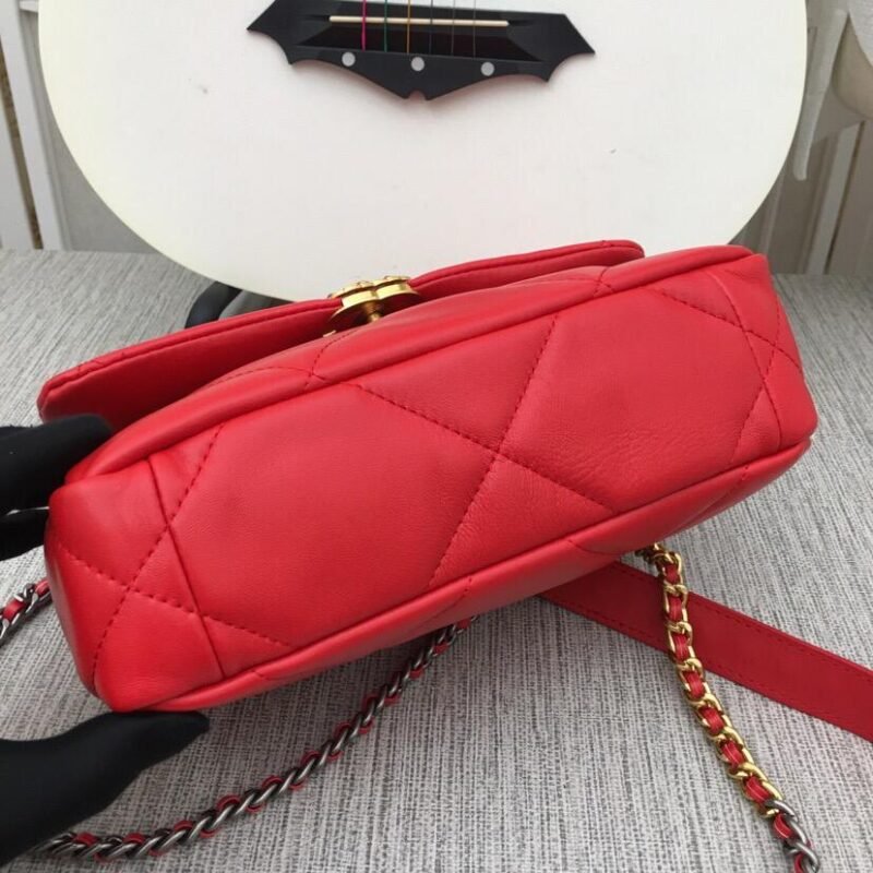 BOLSO CHANEL 19 - Imagen 5