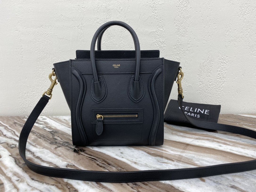 BOLSO LUGGAGE NANO DE PIEL MARTILLADA CELINE