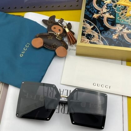 Gafas de sol cuadradas GUCCI