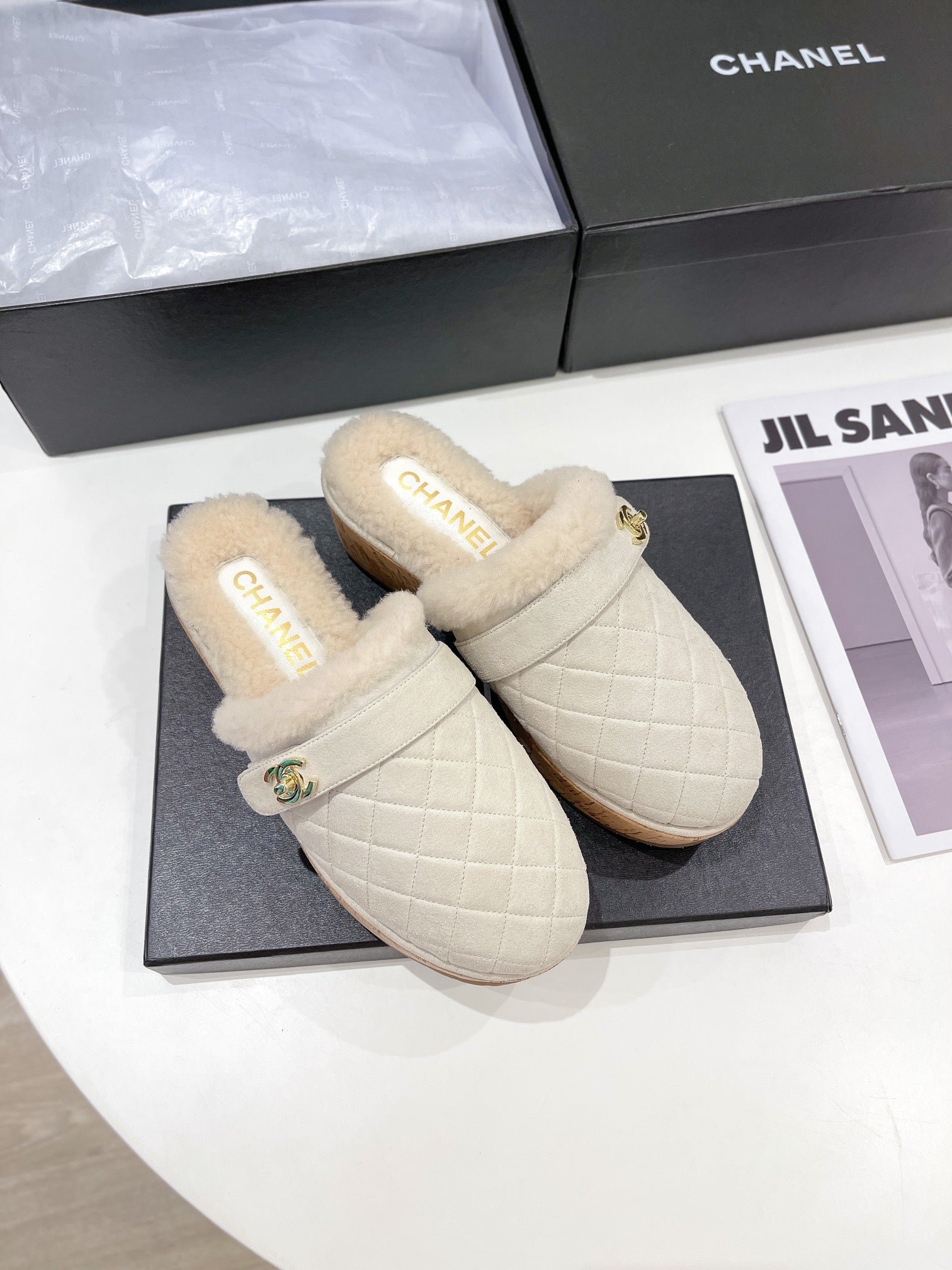 Chinelas cerradas Chanel