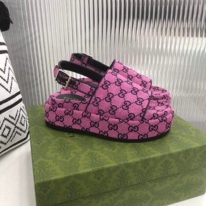 Sandalia con plataforma GG Gucci