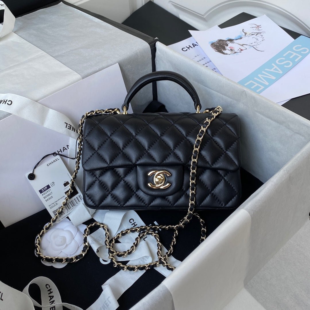 BOLSO PEQUEÑO CON SOLAPA Y ASA DE MANO CHANEL