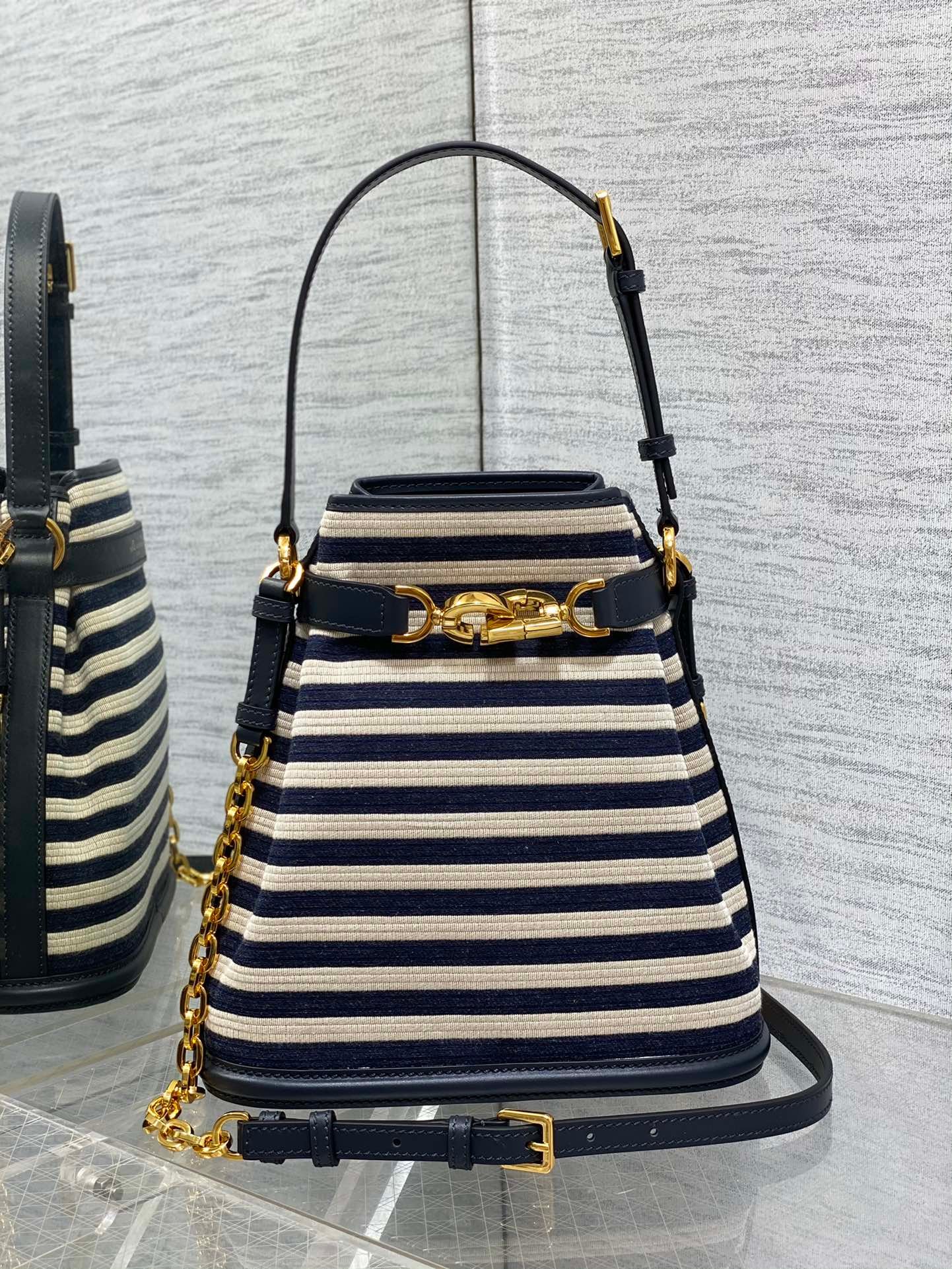 Bolso mediano C'est Dior
