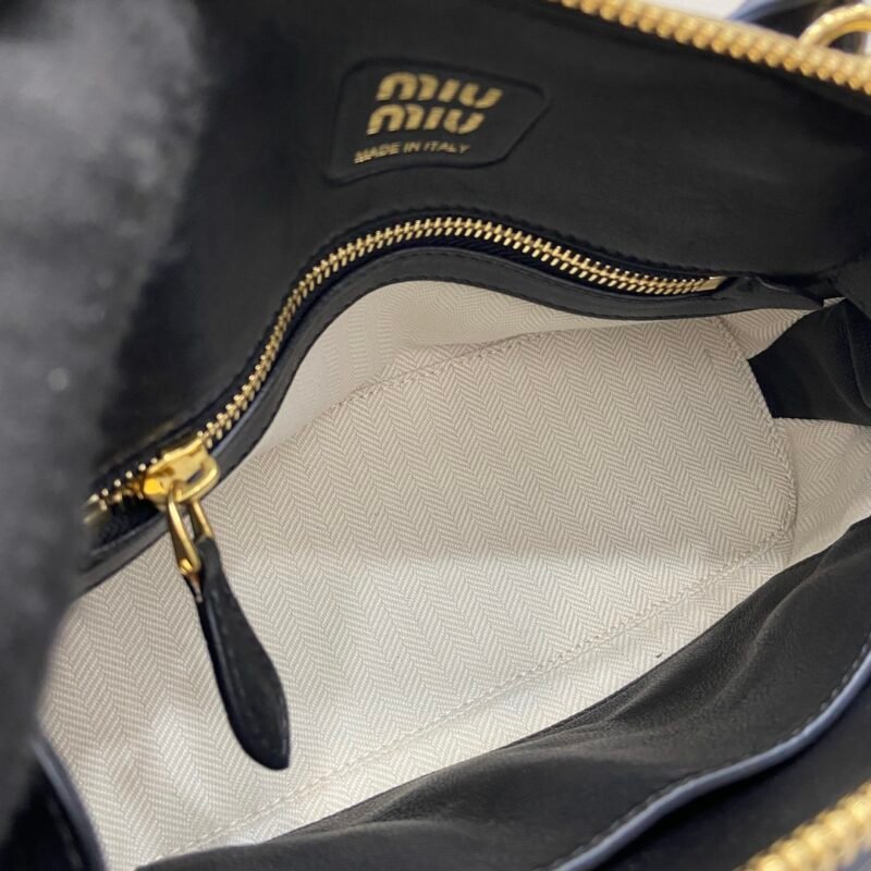Bolso Aventure de napa Pequeño Miu Miu - Imagen 8