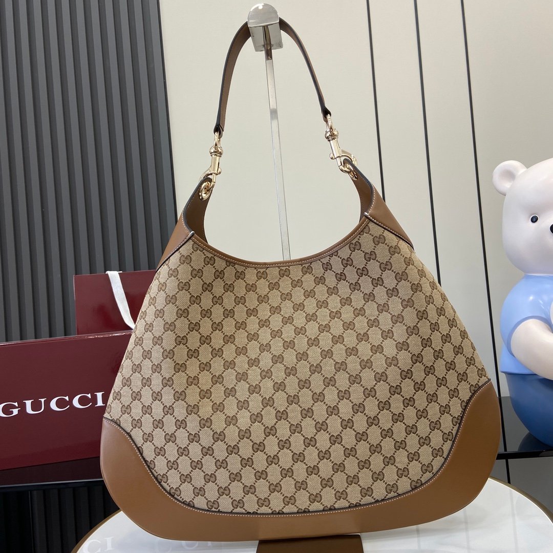 Bolso de hombro Gucci B mediano