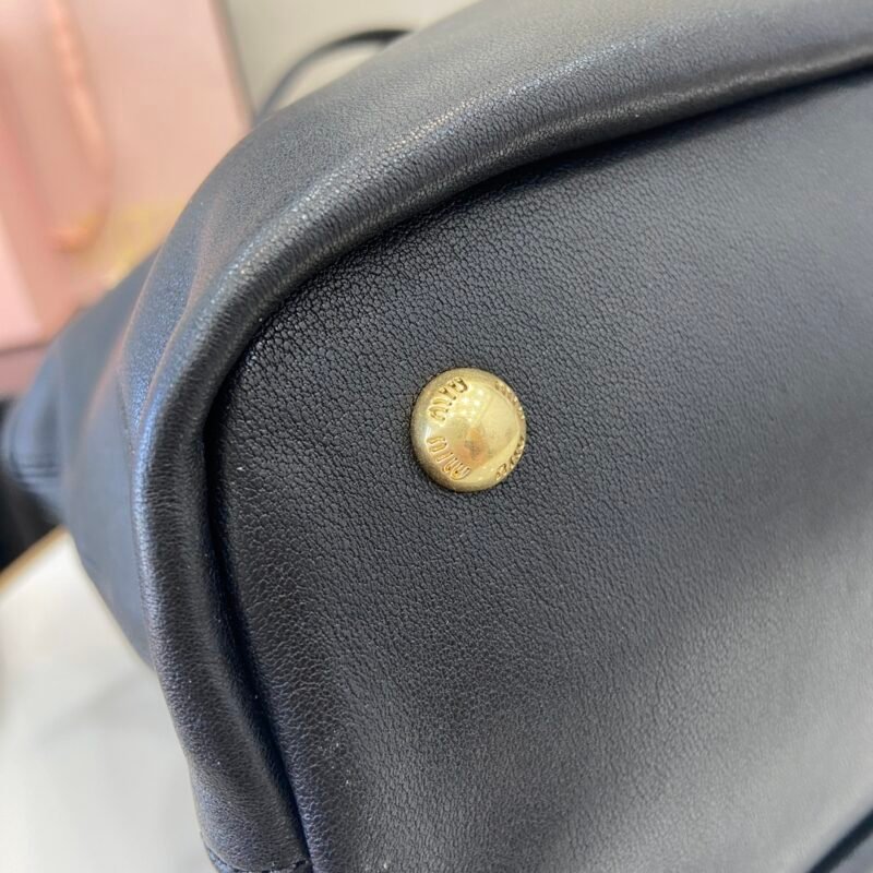 Bolso Aventure de napa Mediano Miu Miu - Imagen 9