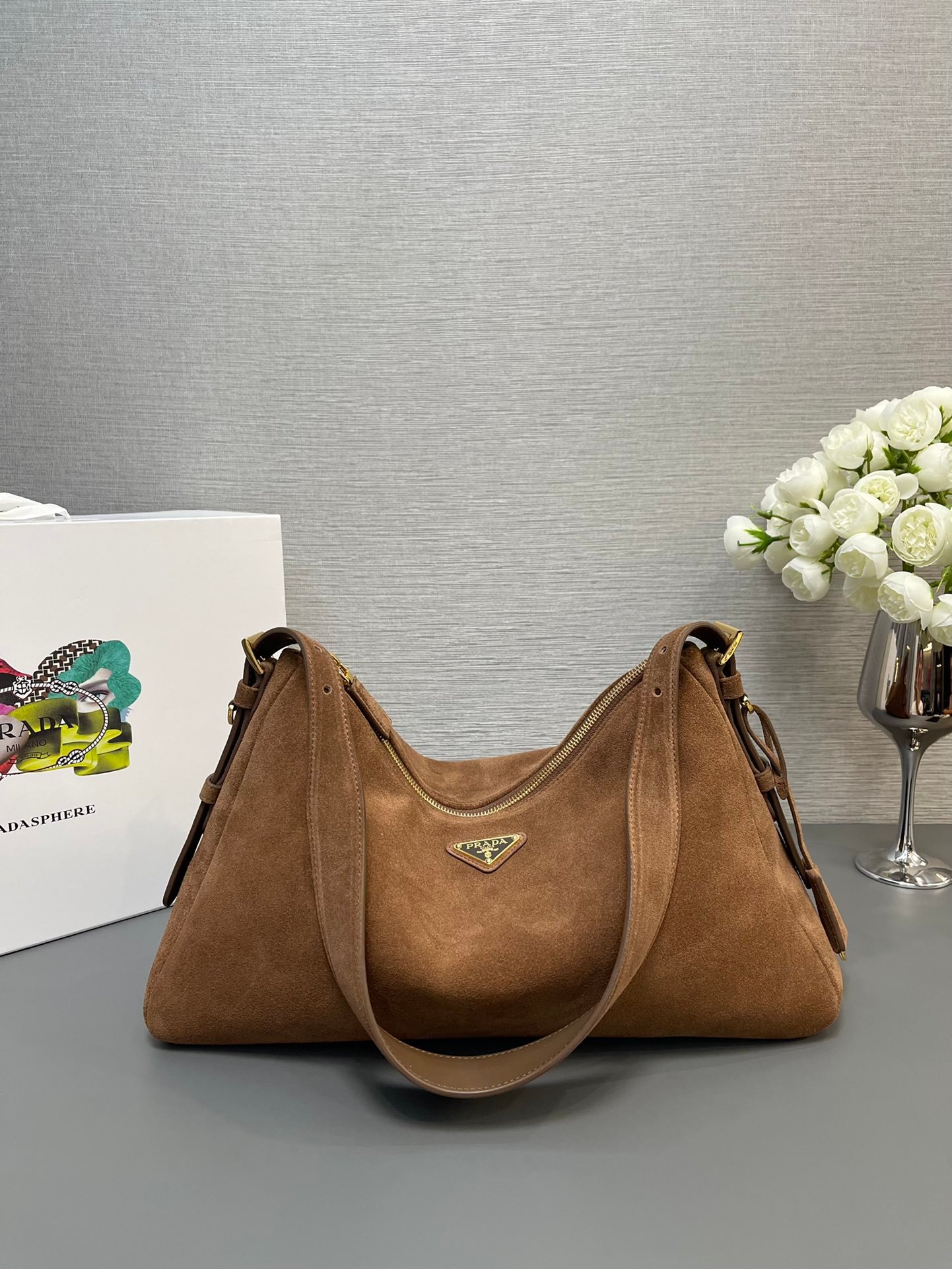 Bolso bandolera Prada Aimée de ante mediano