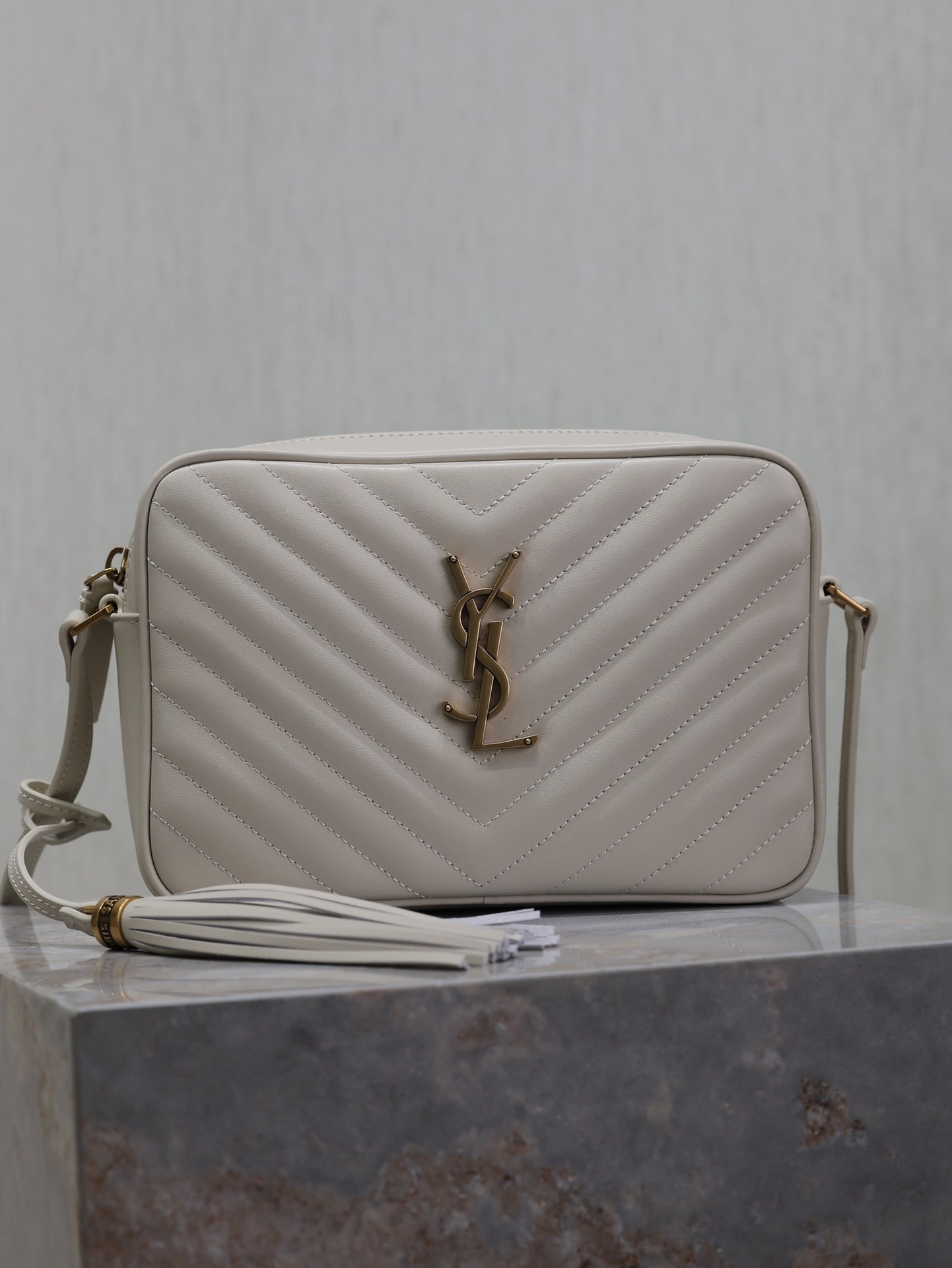 Bolso Lou Camera YSL