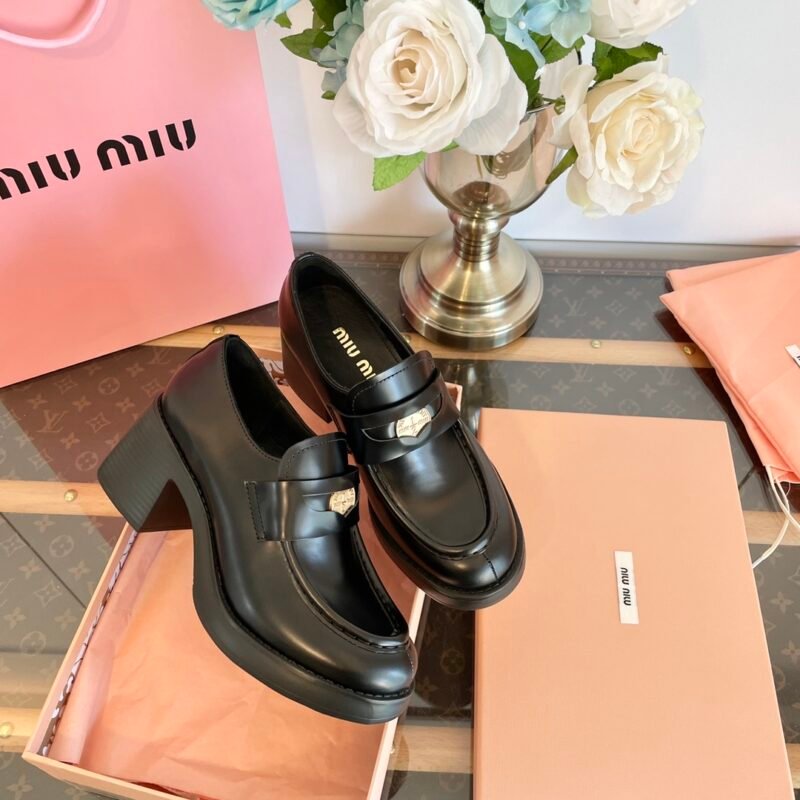 Mocasines de piel Miu Miu - Imagen 6