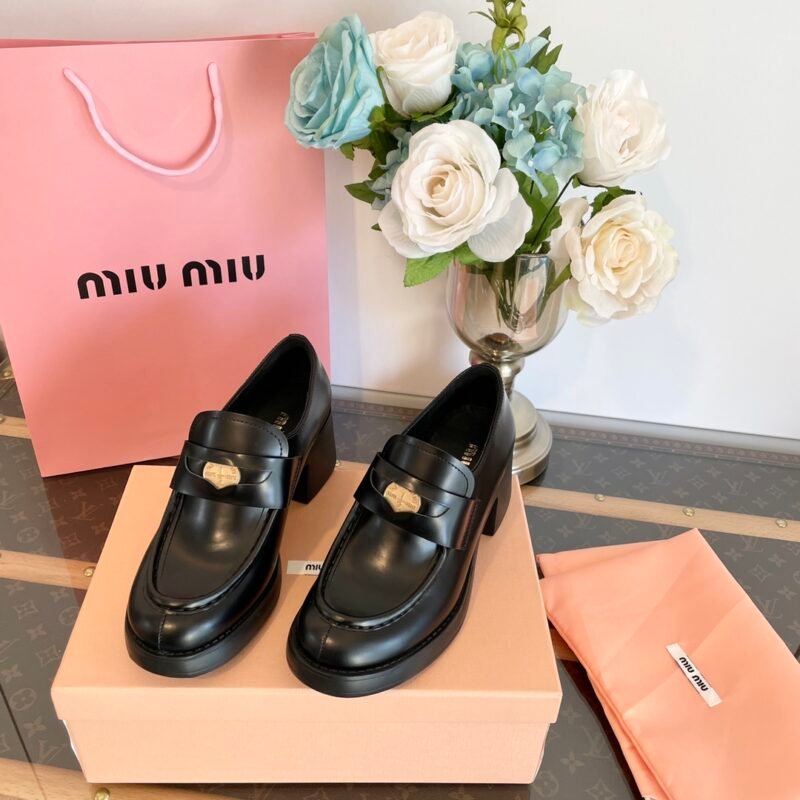 Mocasines de piel Miu Miu - Imagen 9