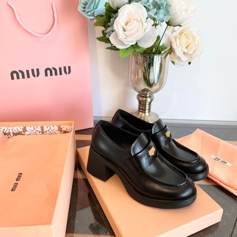 Mocasines de piel Miu Miu