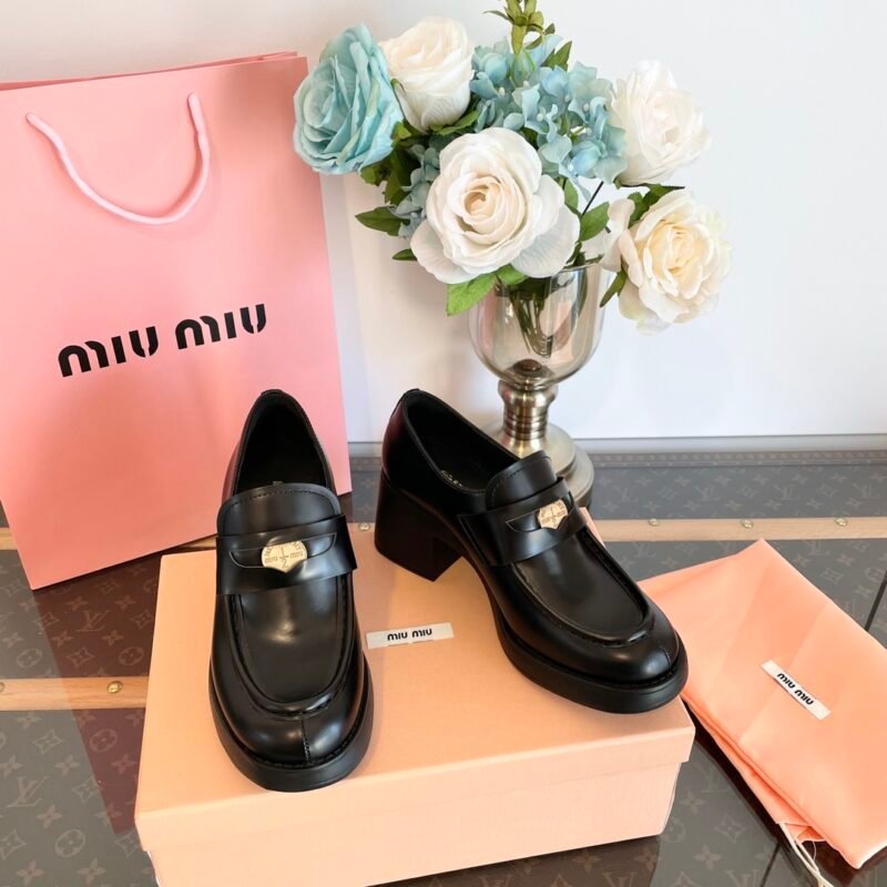 Mocasines de piel Miu Miu - Imagen 5