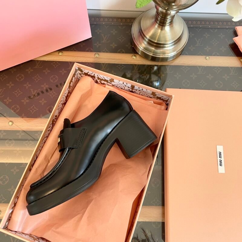 Mocasines de piel Miu Miu - Imagen 7