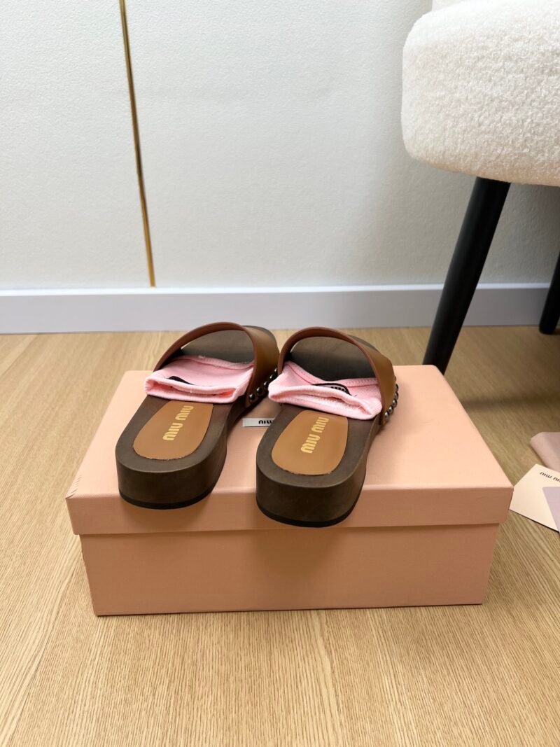 Zuecos de piel Miu Miu - Imagen 8