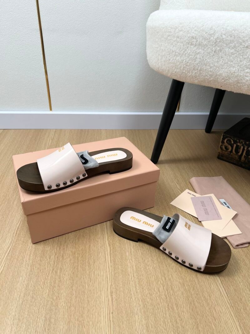Zuecos de piel Miu Miu - Imagen 3