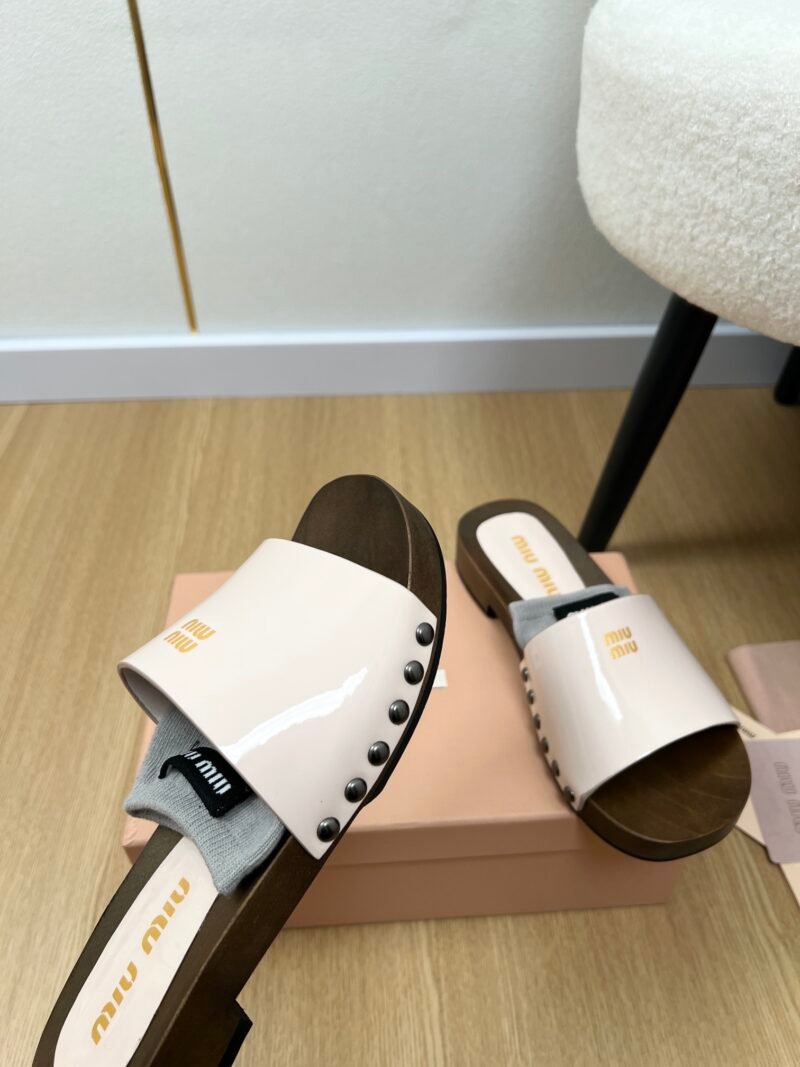 Zuecos de piel Miu Miu - Imagen 7