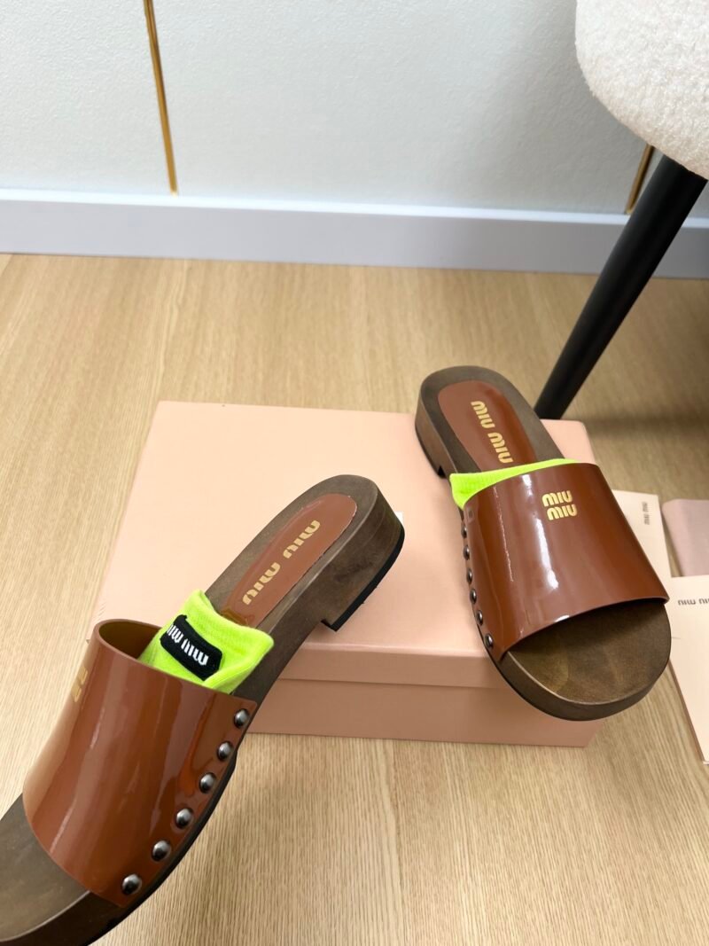 Zuecos de piel Miu Miu - Imagen 6