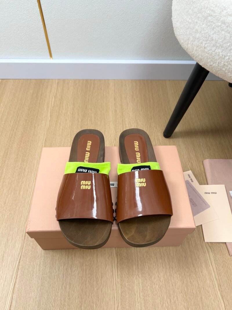 Zuecos de piel Miu Miu - Imagen 4