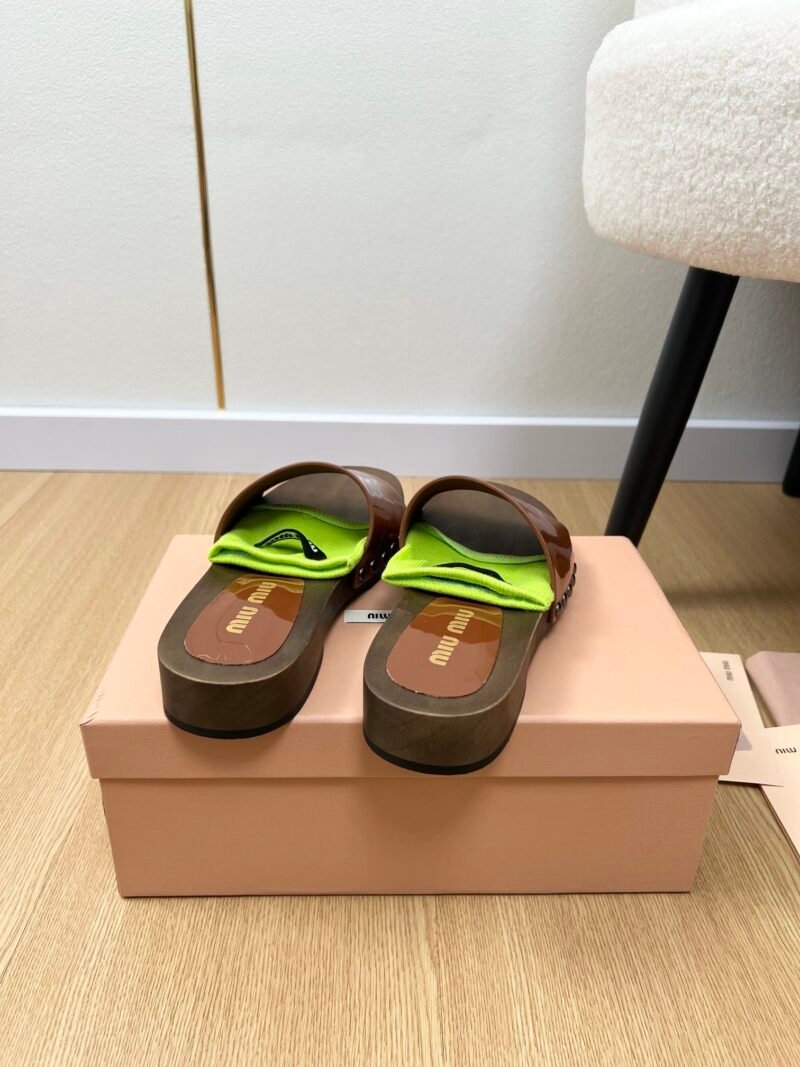 Zuecos de piel Miu Miu - Imagen 8