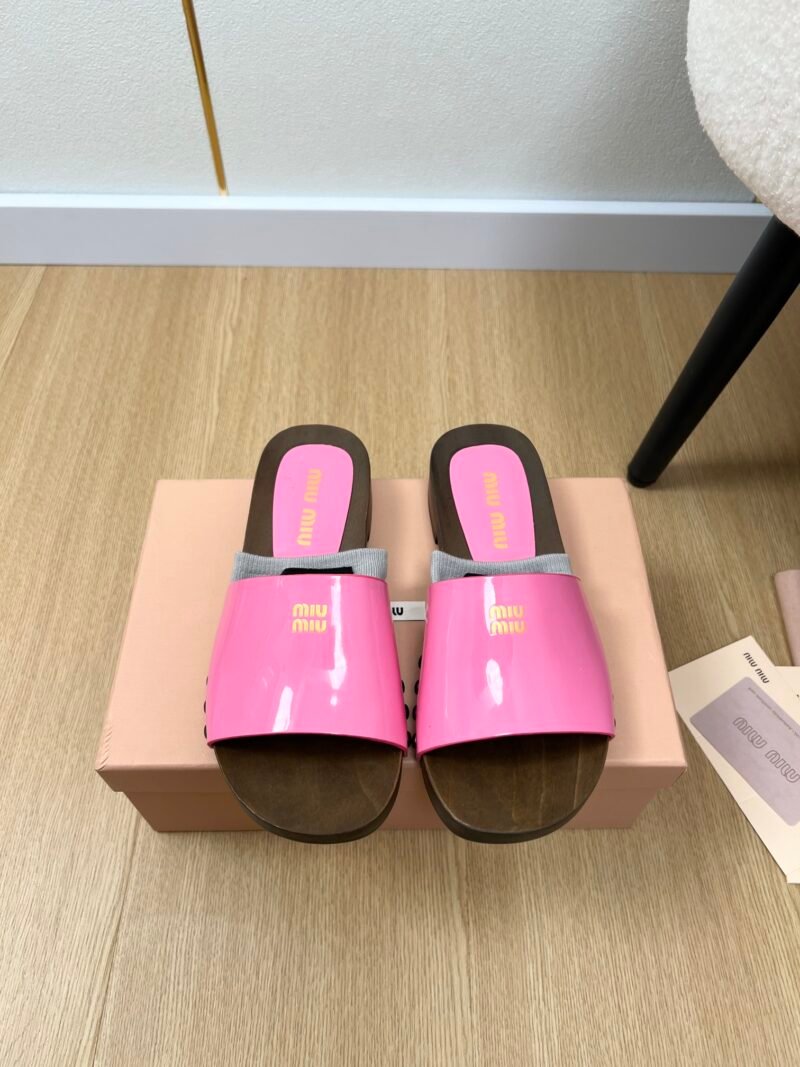 Zuecos de piel Miu Miu - Imagen 2