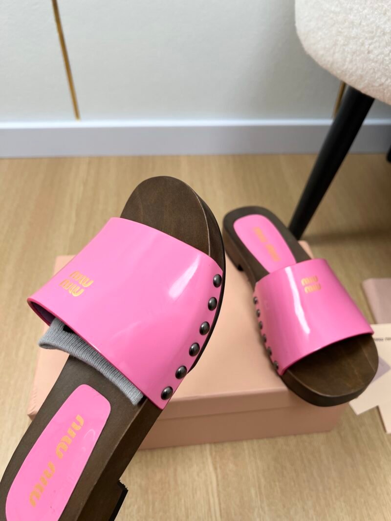 Zuecos de piel Miu Miu - Imagen 5