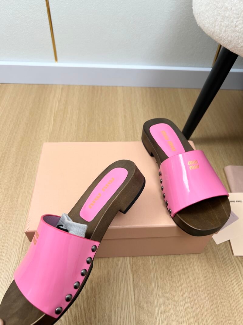 Zuecos de piel Miu Miu - Imagen 7