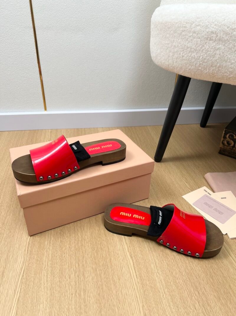 Zuecos de piel Miu Miu - Imagen 4