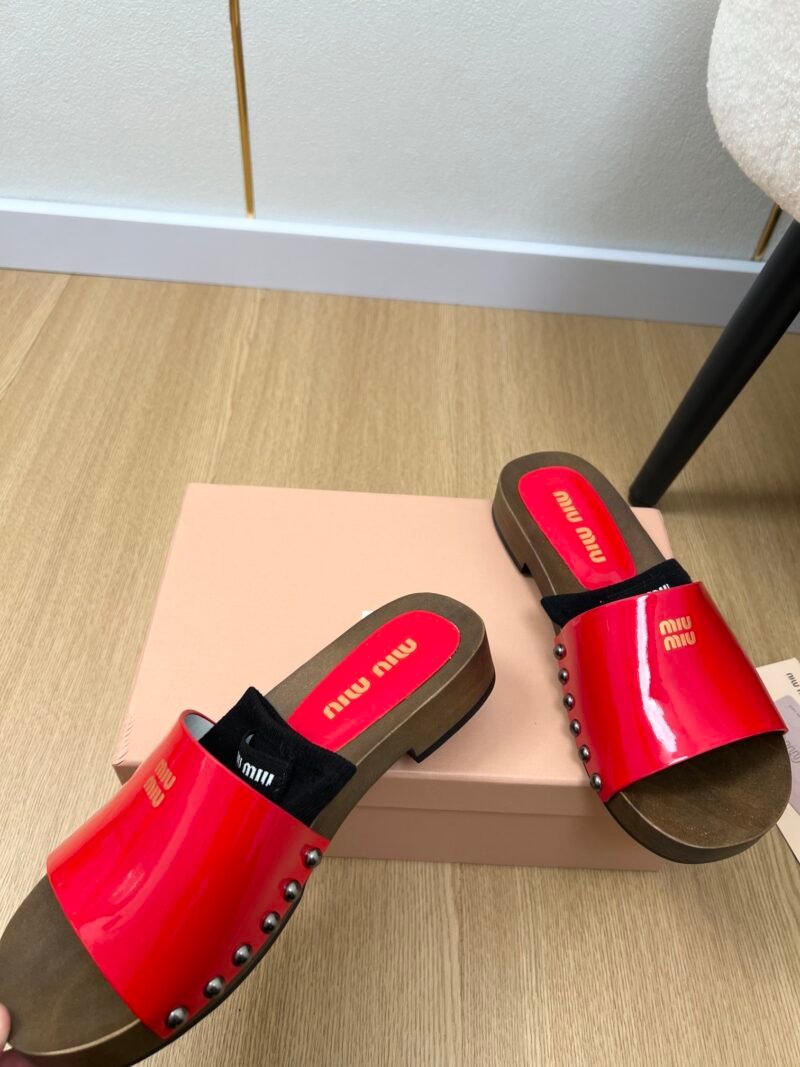 Zuecos de piel Miu Miu - Imagen 7
