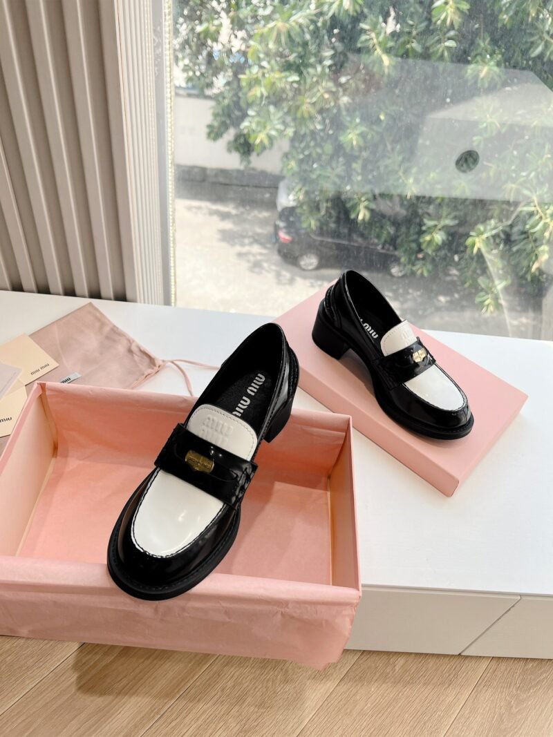 Mocasines de piel Miu Miu - Imagen 4