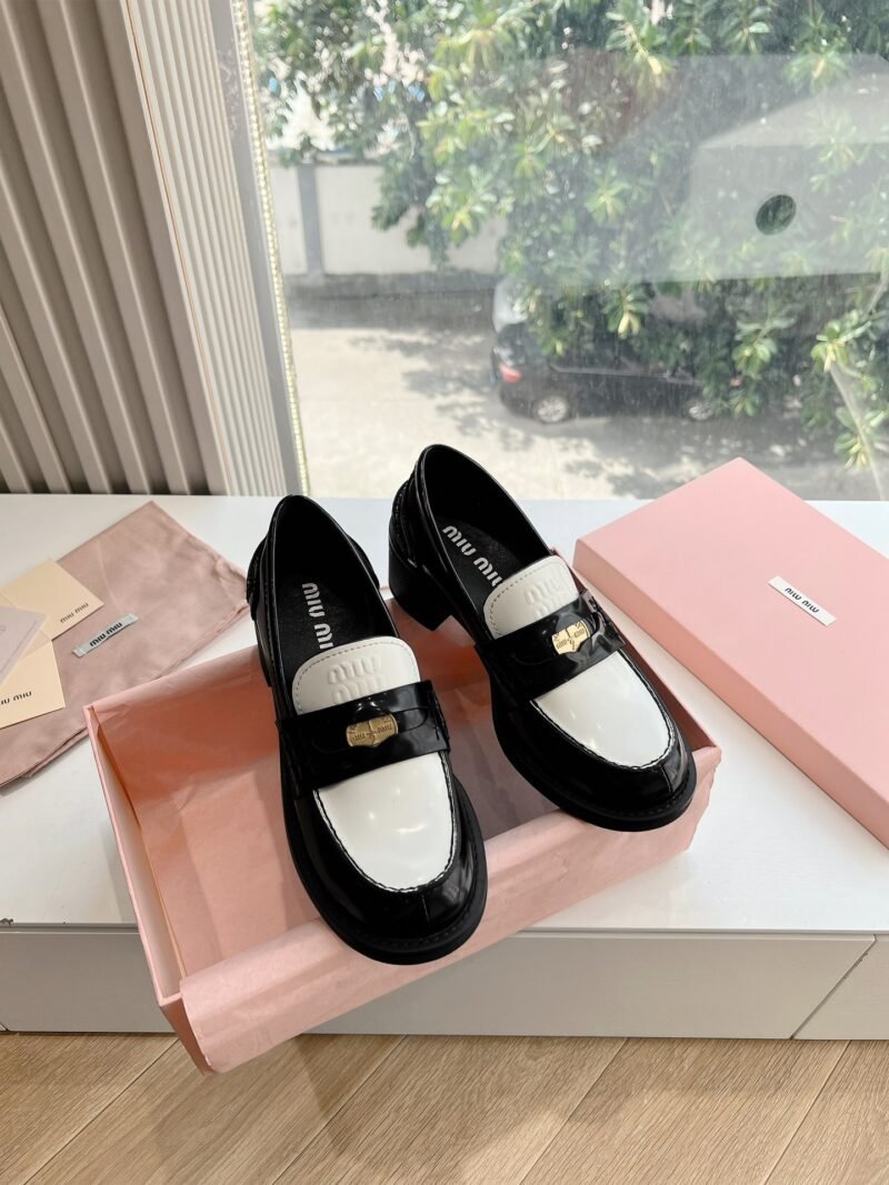 Mocasines de piel Miu Miu - Imagen 5