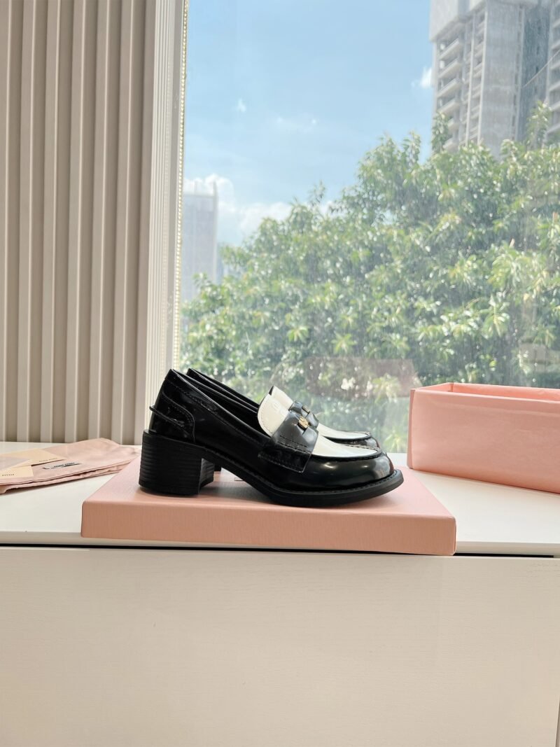 Mocasines de piel Miu Miu