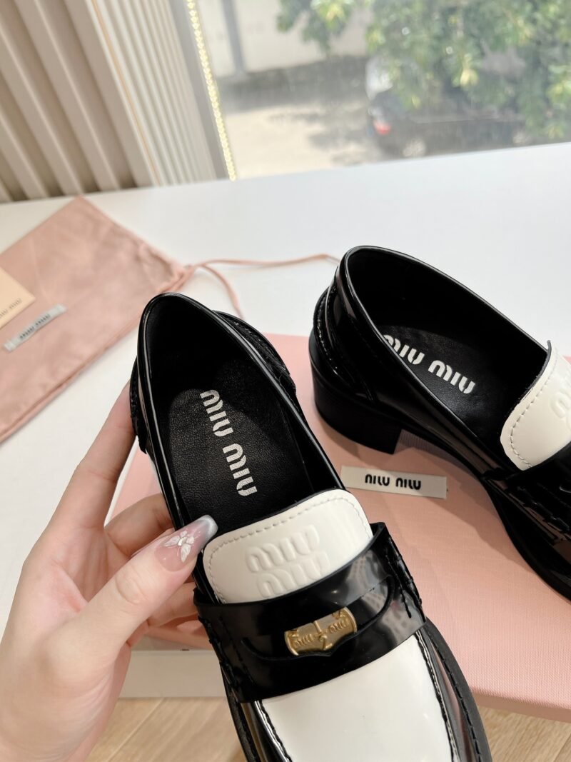 Mocasines de piel Miu Miu - Imagen 8
