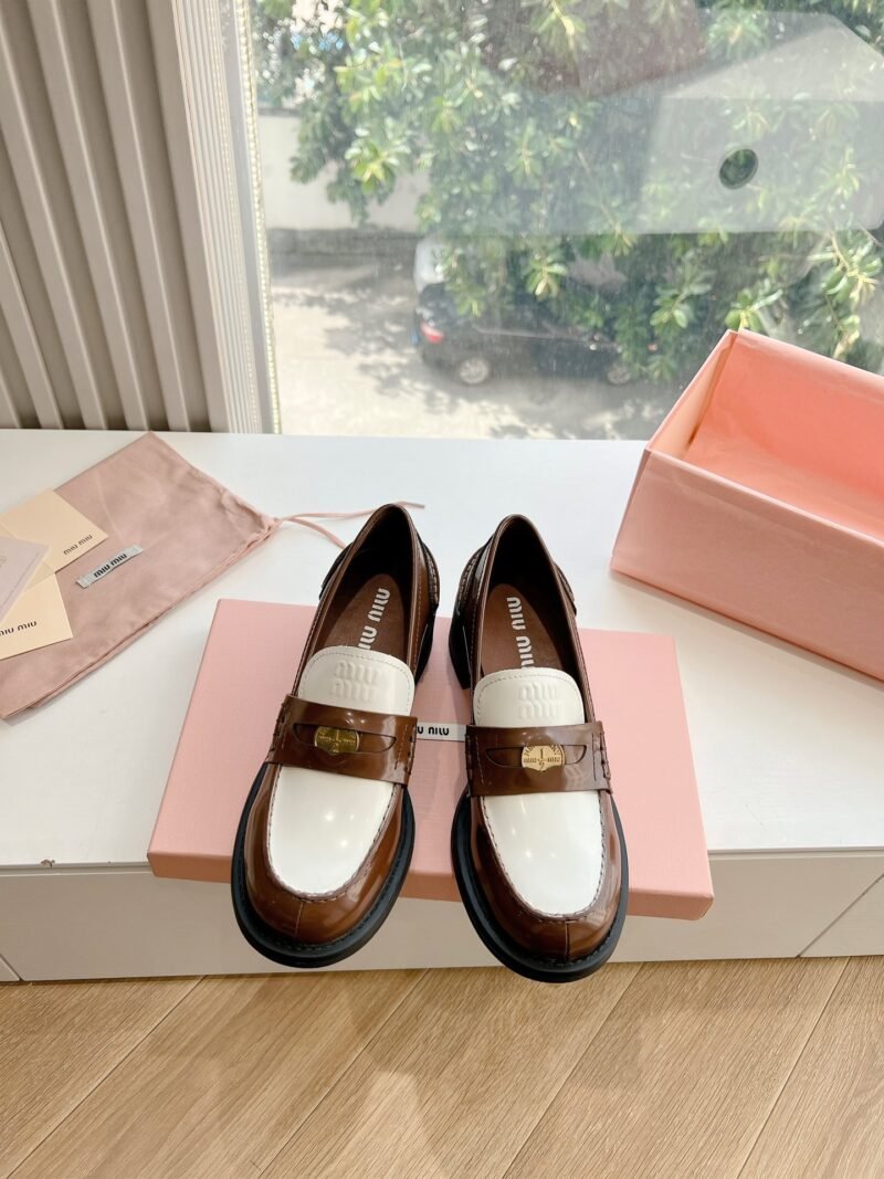 Mocasines de piel Miu Miu - Imagen 6