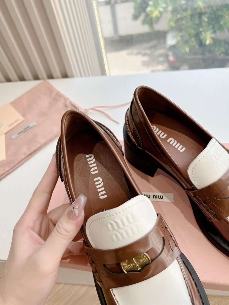 Mocasines de piel Miu Miu - Imagen 7