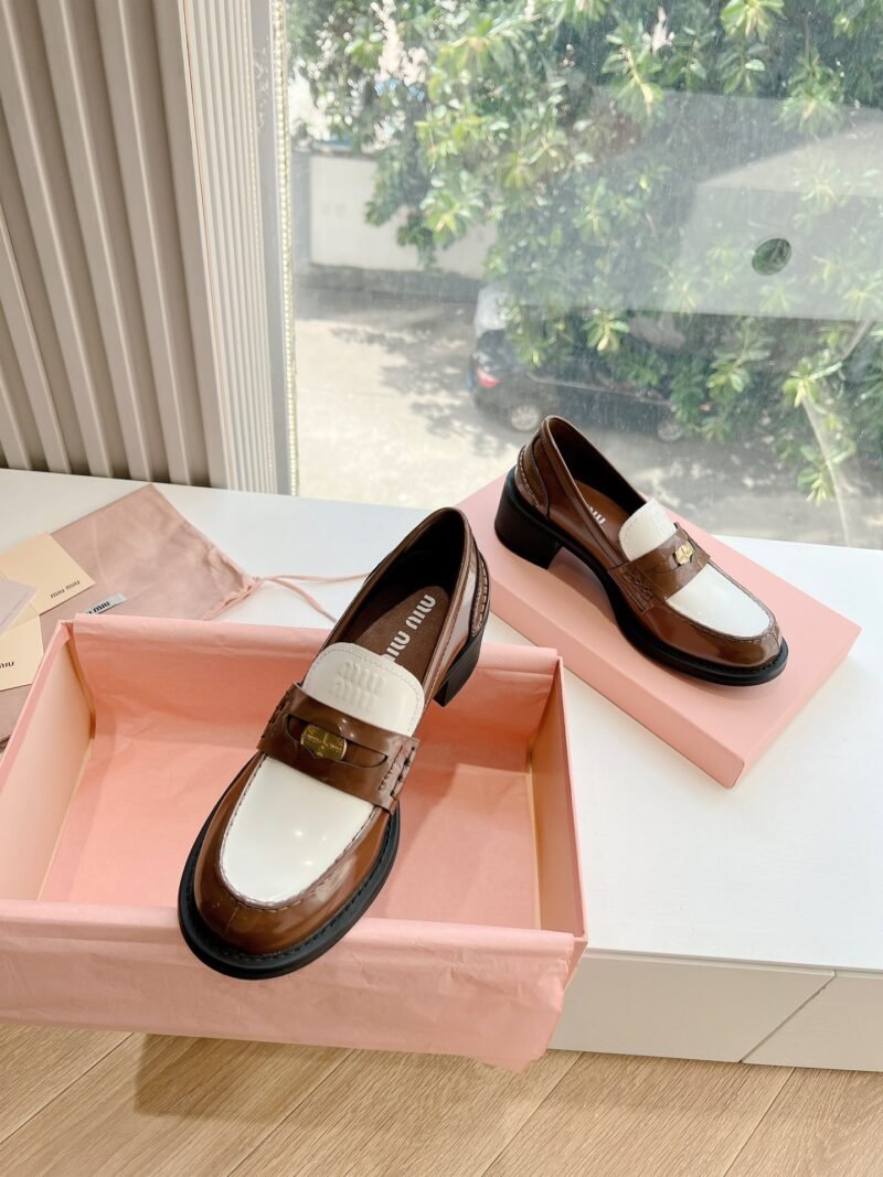 Mocasines de piel Miu Miu - Imagen 5